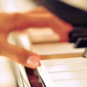 女同志舌吻一区二区三区软件
