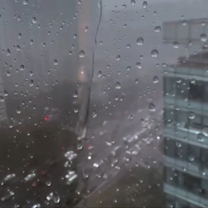 女同志舌吻一区二区三区软件
