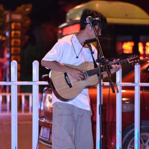 女同志舌吻一区二区三区软件
