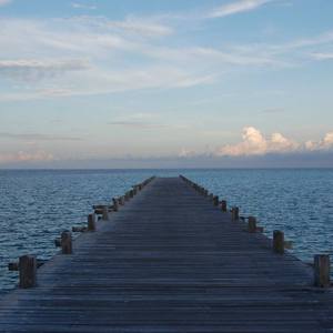 女同志舌吻一区二区三区软件
